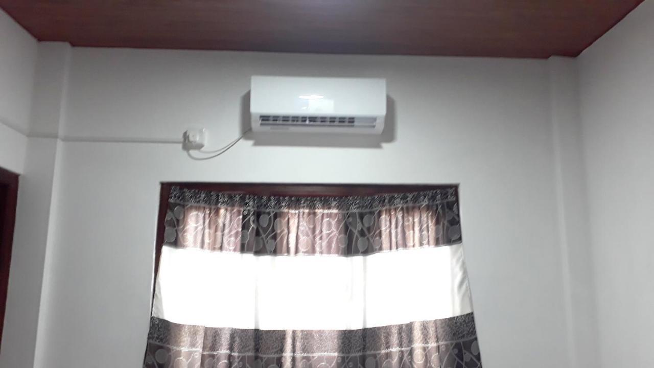 Roshan'S Guest House Hikkaduwa Exterior photo